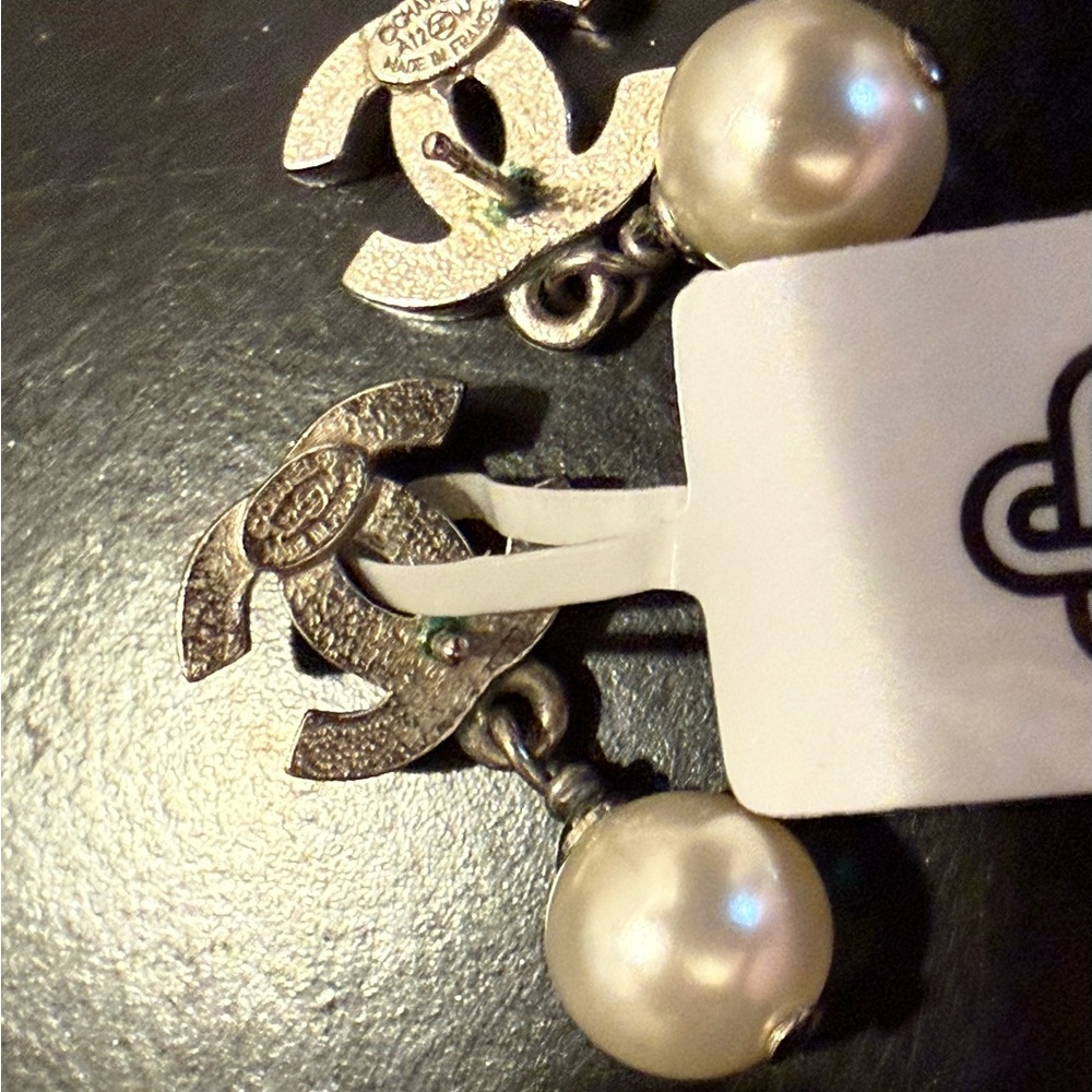 CHANEL Silver Logo Earrings with Cream Pearls - Picture 5 of 9